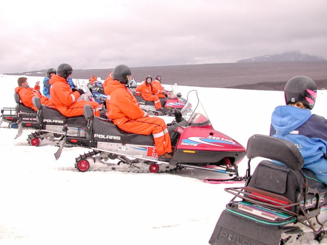 Snowmobil Tour Island